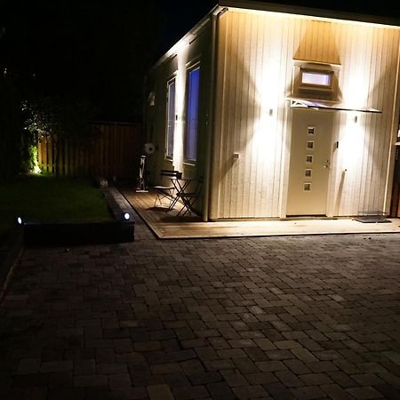 Fresh Happy Little House, 35 M2 In Taeby Apartman Stockholm Kültér fotó